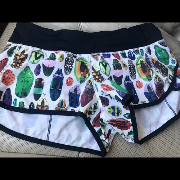 SOLD ‼️‼️‼️Lululemon bug shorts 6 - Picture 2 of 3